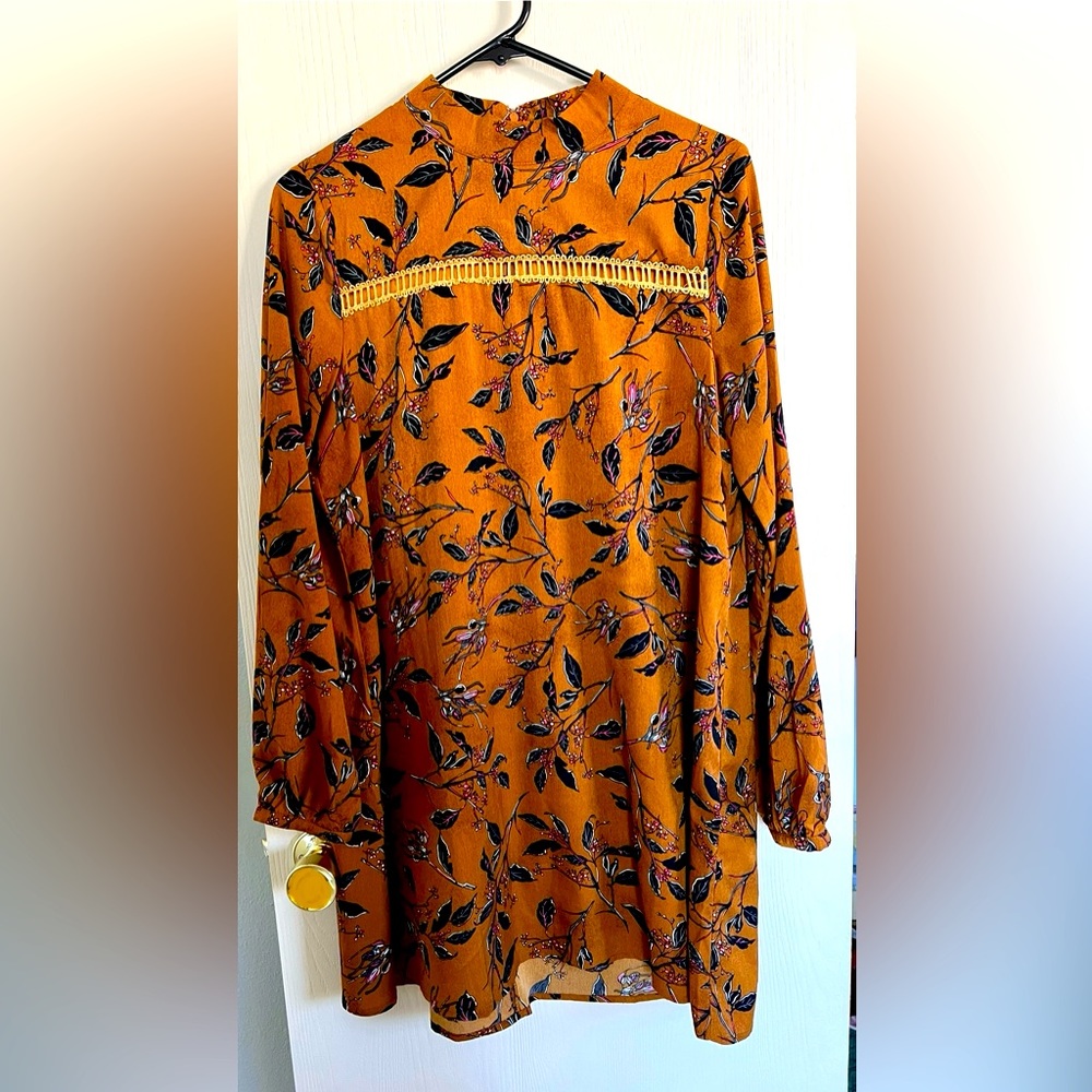 Fall floral orange-brown dress.